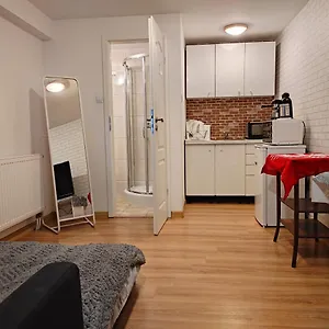 Apartament Flinstones, Poznań